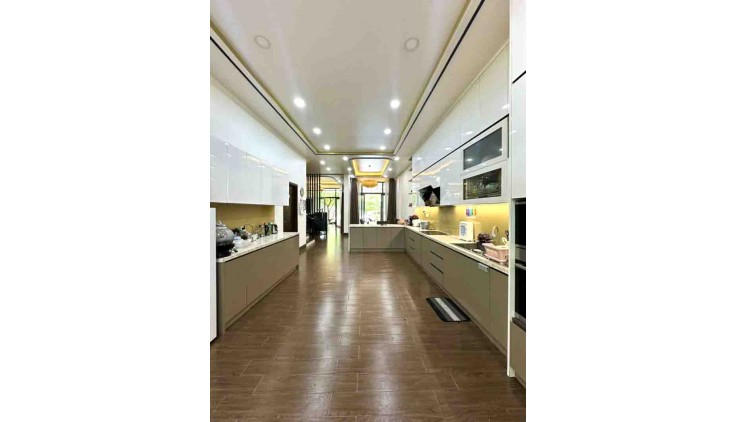 Gấp giảm 1.1 tỷ Biệt Thự 2 Tầng Đẹp Lung Linh Hẻm Xe Tải 184m2_8*23 Khu Vip Bên Sông Hiệp Bình Chánh Thủ Đức Tặng Nội Thất Xịn